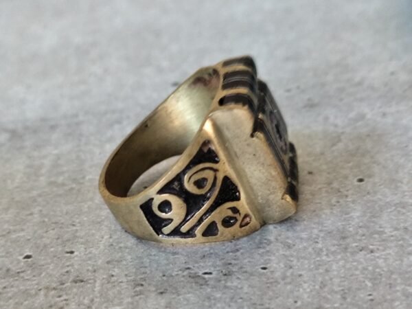 bague marocaine berbère en laiton et bois d'ébène avec une perle millefiori – Image 2