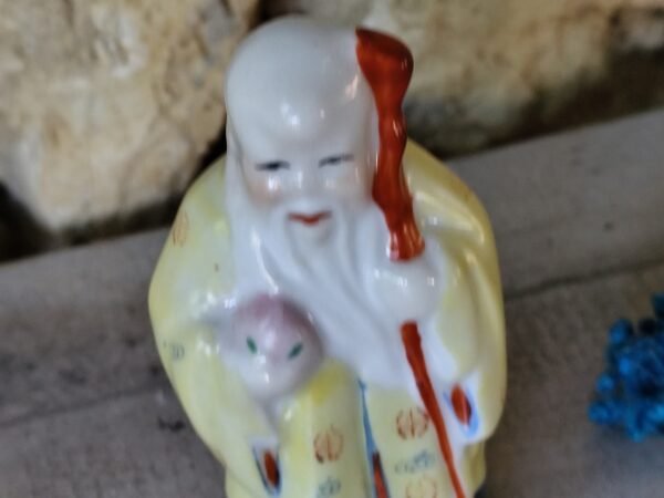 Dieu Chinois de la sagesse en porcelaine. – Image 3