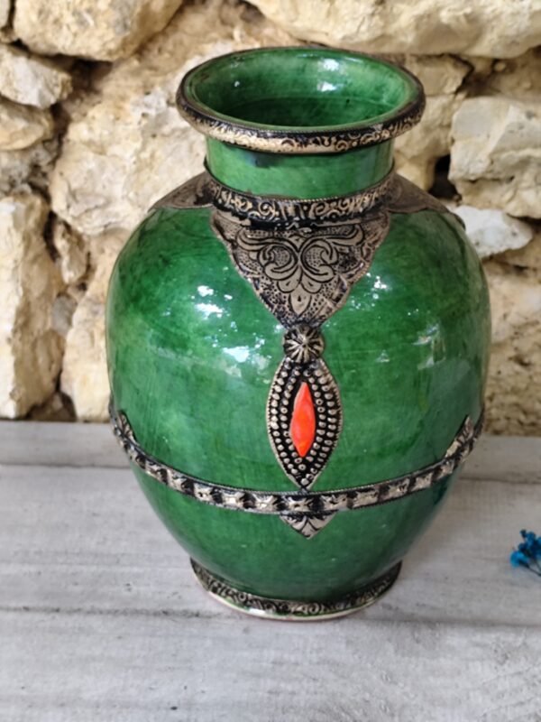 Grand vase marocain en céramique de couleur verte