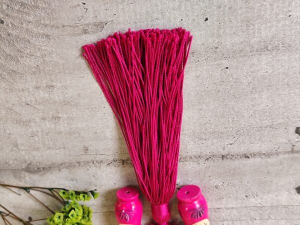 Noeud chinois avec poupées russes. – Image 6