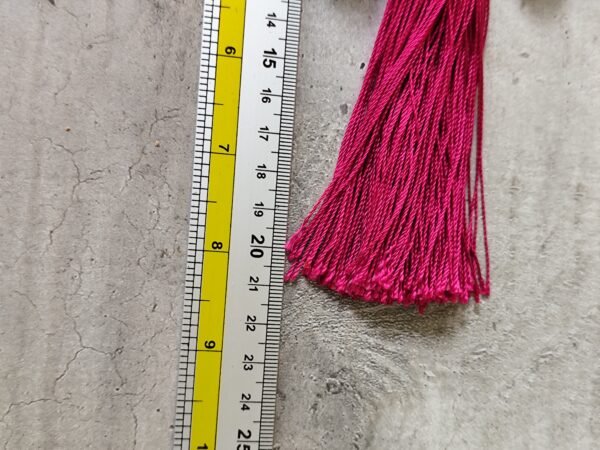 Noeud chinois avec poupées russes. – Image 7