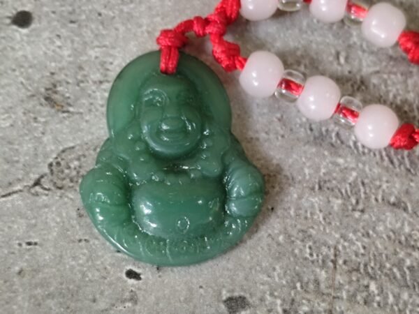 Collier feng shui avec une corde rouge ajustable et un bouddha rieur en jade  – Image 3