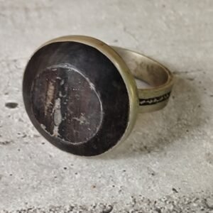 Bague en bois d'ébène touareg.