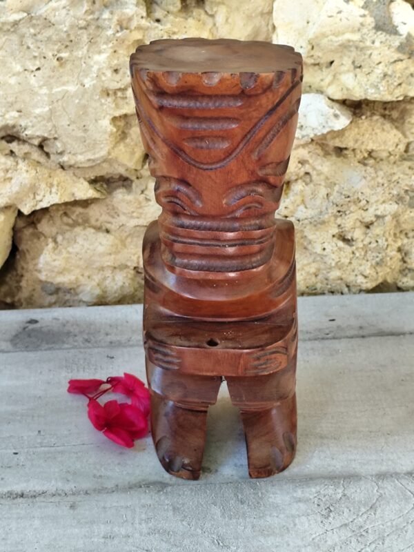 ancien totem Tiki tahitien en bois