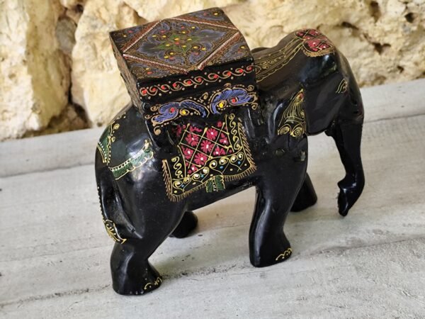 ancienne statue éléphant en papier mâché  noir avec motifs – Image 4