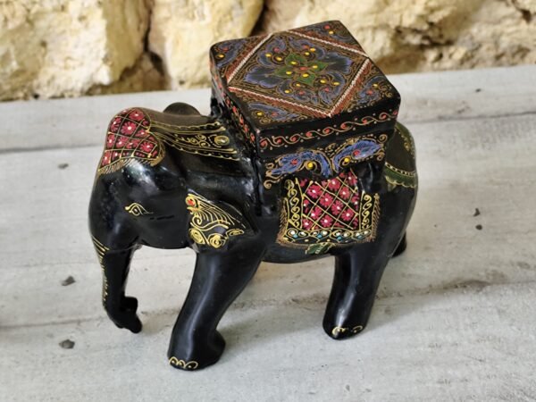 ancienne statue éléphant en papier mâché  noir avec motifs – Image 7