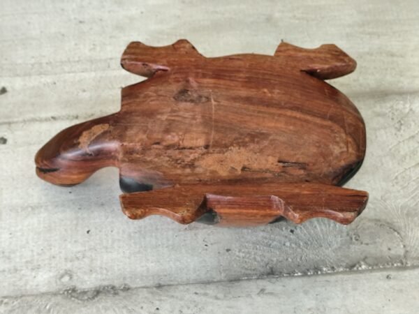 Ancien cendrier tortue en bois teck – Image 5