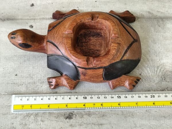 Ancien cendrier tortue en bois teck – Image 6