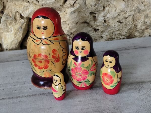 Lot de poupées anciennes russes en bois matryoshka anciennes
