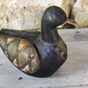 Canard en bois vintage sculpté à la main avec incrustation de cuivre et de laiton Décoration d'intérieur rustique
