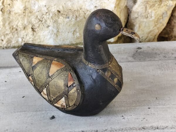 Canard en bois vintage sculpté à la main avec incrustation de cuivre et de laiton Décoration d'intérieur rustique