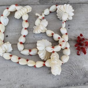 Ancien collier de coquillages tahitien