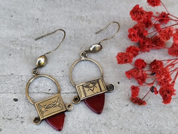 Boucles d'oreilles touareg en argent ingal, bijoux touaregs, boucles d'oreilles en verre rouge – Image 2