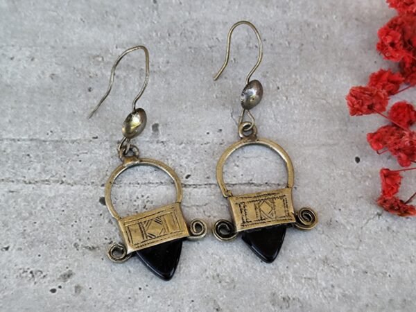 Boucles d'oreilles touareg en argent ingal, bijoux touaregs, boucles d'oreilles en verre noir