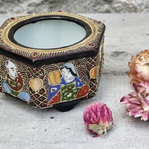 Pot à encens brûle parfum en porcelaine satsuma Japon