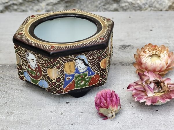 Pot à encens brûle parfum en porcelaine satsuma Japon