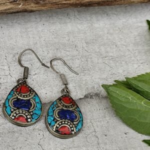 Boucles d’oreilles marocaines artisanales – Corail, Lapis‑Lazuli & Turquoise