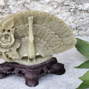 Statue paon en stéatite sculptée – artisanat d’Asie
