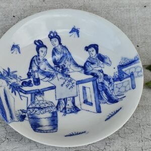 Assiette décorative chinoise – Scène bleue & blanche – Porcelaine ancienne