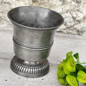 Coupe en étain ancienne – métal patiné, charme intemporel