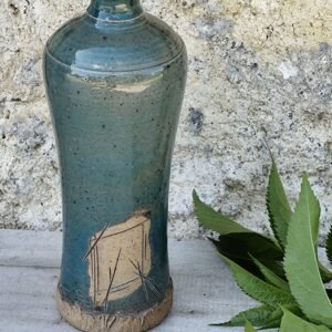 Vase en grès émaillé bleu-vert – Pièce artisanale, base gravée