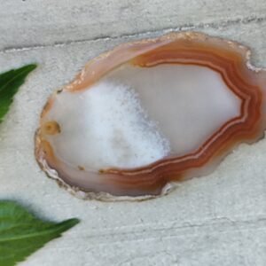 Tranche d’agate naturelle • Éclat terre & feu • Pierre d’ancrage et d’harmonie