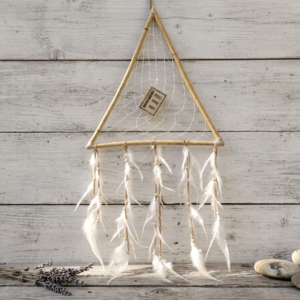 Attrape-rêves Triangle Amérindien - Décoration Murale Bohème avec Plumes Blanches et Perles en Bois - Capteur de Rêves Spirituel Handmade