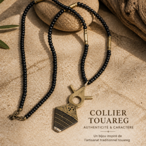 Collier Croix d'Agadez Touareg - Pendentif Ethnique en Laiton Gravé - Bijou Saharien Berbère - Collier Perles Noires et Laiton - Symbole de Protection Sud - Artisanat du Désert - Cadeau Homme Femme