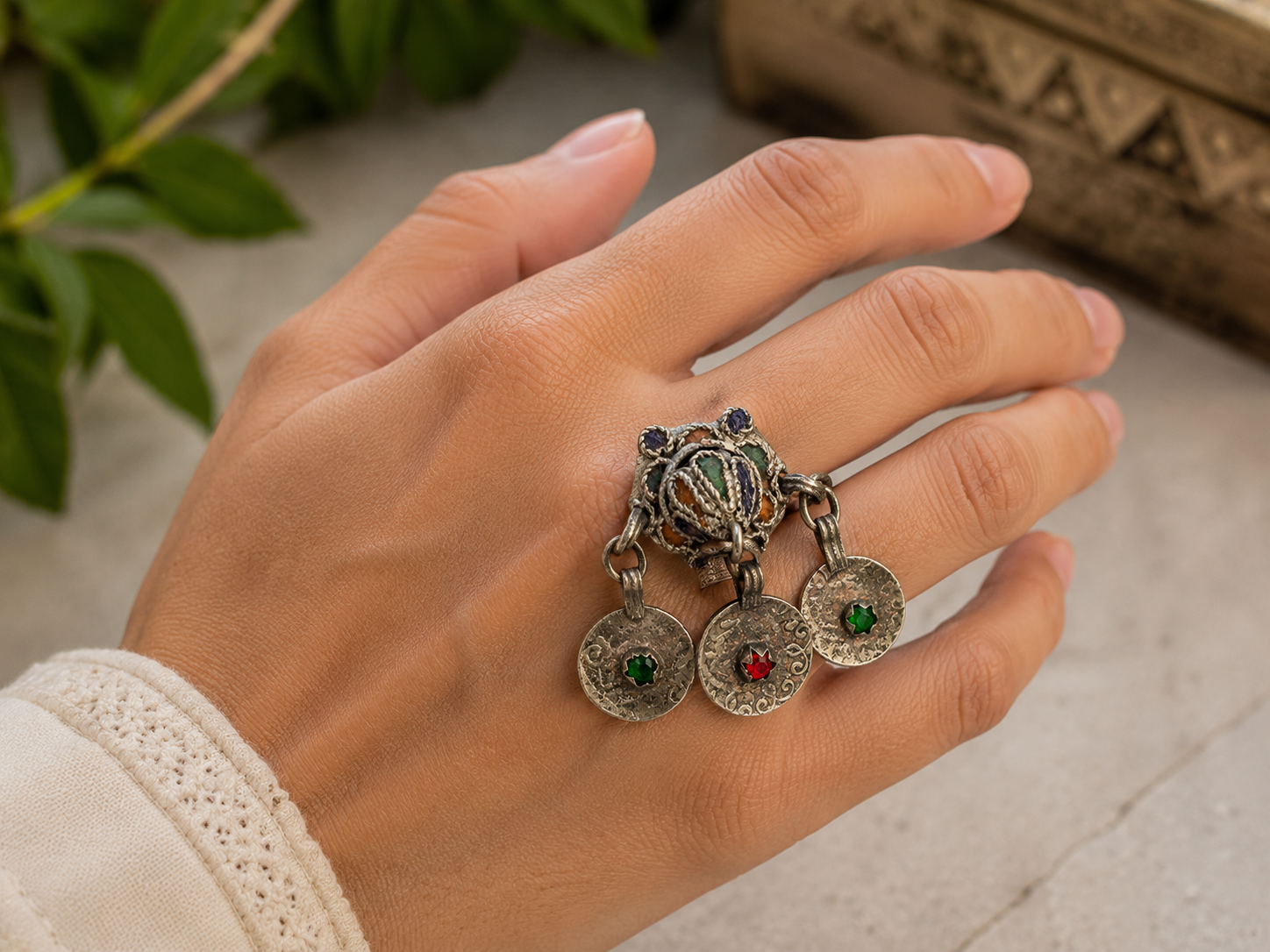 Ancienne bague berbère marocaine – émail coloré & pièces anciennes – bijou tribal boho – région Souss Tafraout – Image 2