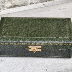 Écrin Ancien Orfèvrerie Geron-Vivier – Vert Crocodile & Dorures – Vintage