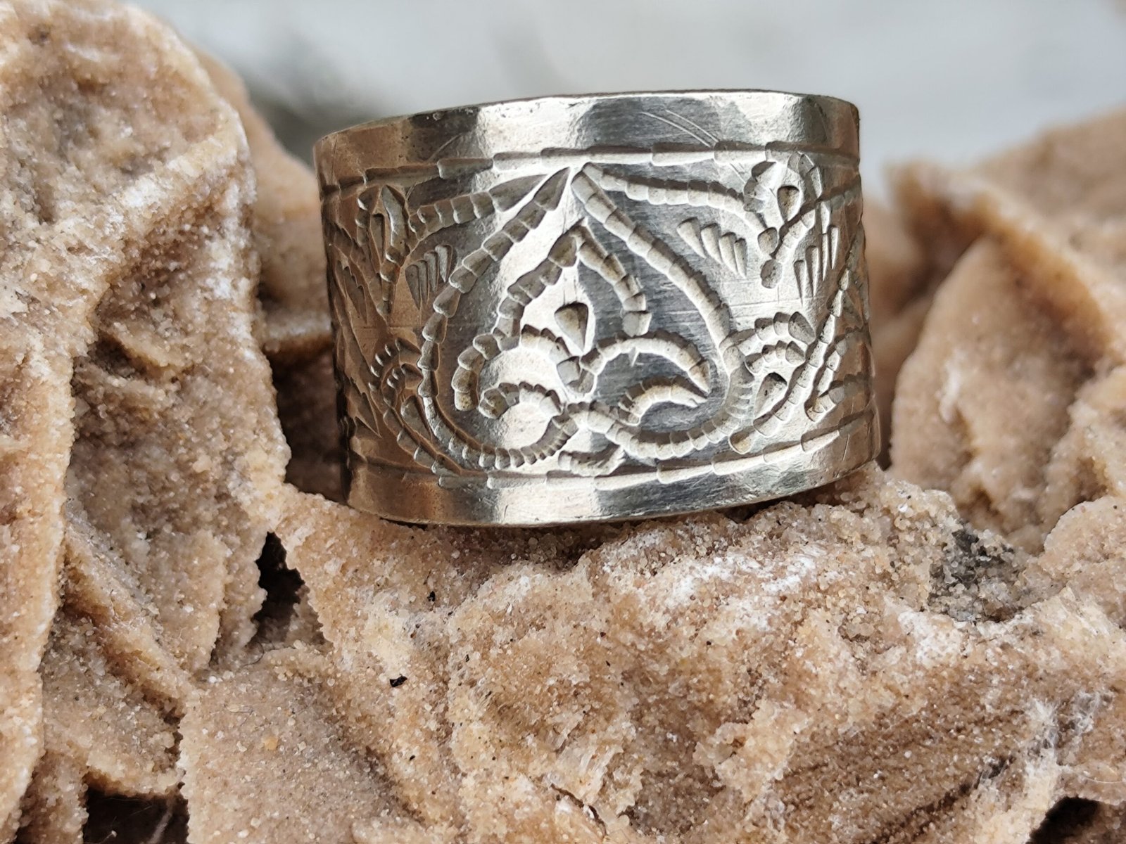 Bague Large Ethnique Laiton Blanc Style Touareg Amazigh Gravée – Bague Ajustable Femme & Homme – Image 5