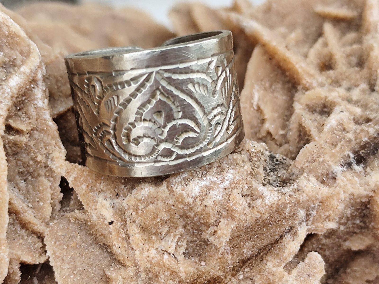 Bague Large Ethnique Laiton Blanc Style Touareg Amazigh Gravée – Bague Ajustable Femme & Homme – Image 6