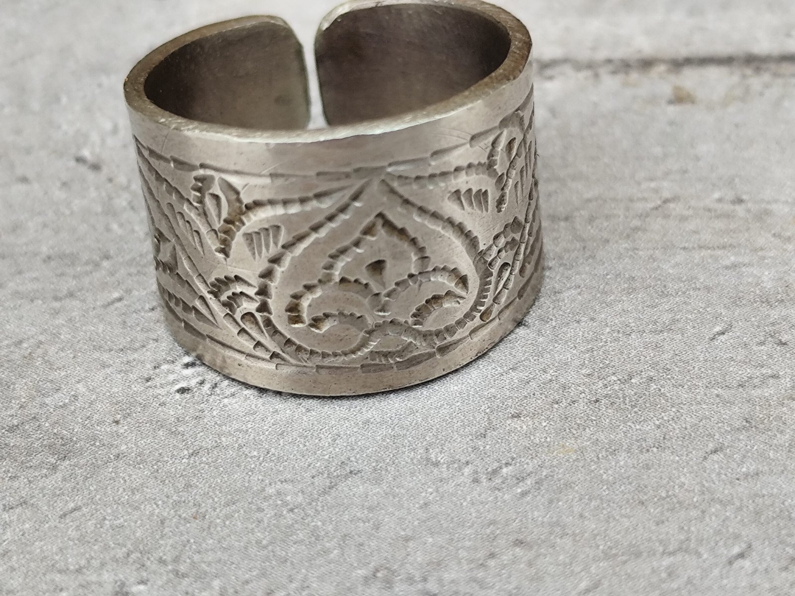 Bague Large Ethnique Laiton Blanc Style Touareg Amazigh Gravée – Bague Ajustable Femme & Homme – Image 8