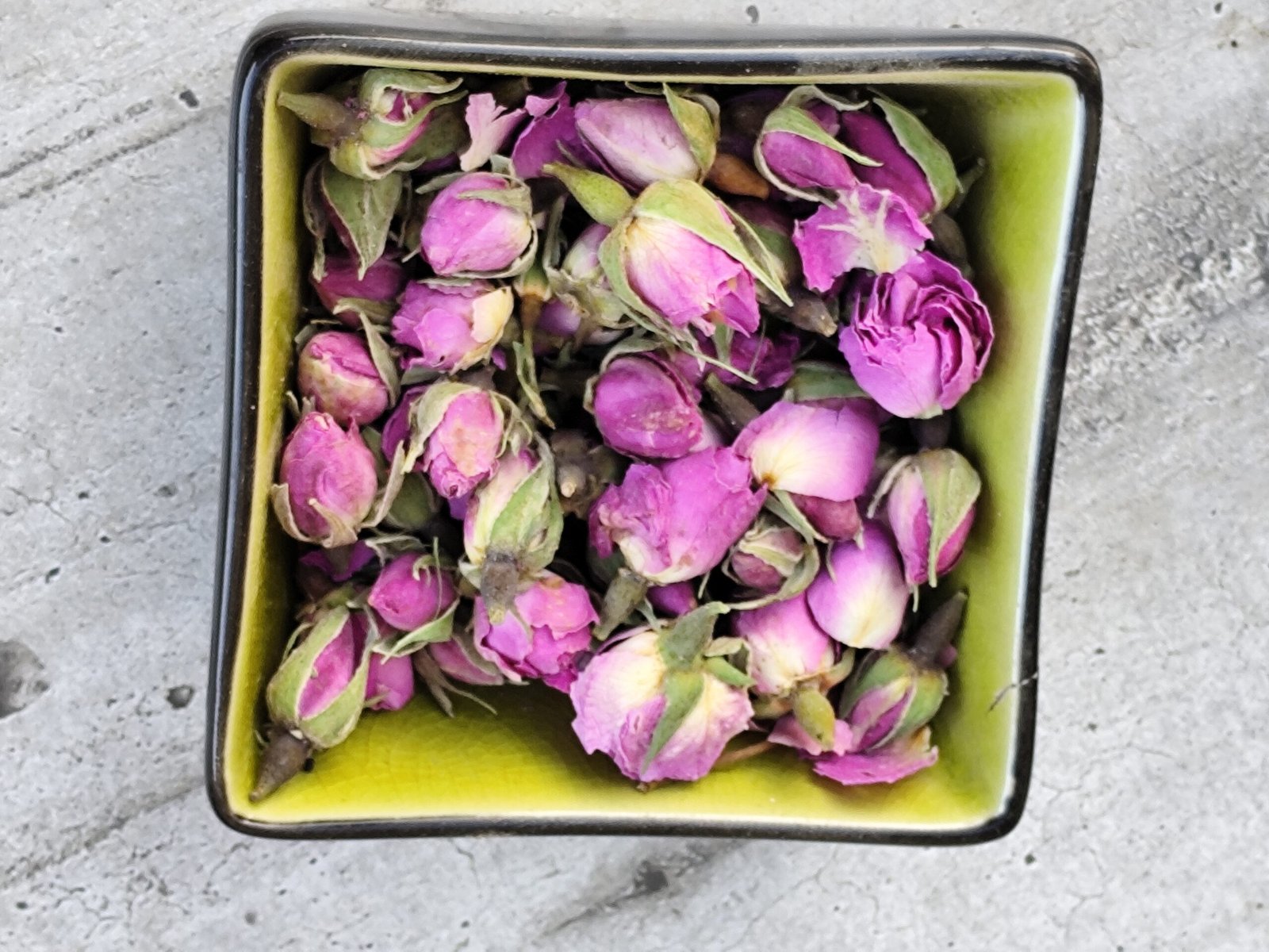 Boutons de Rose Séchés Naturels – Amour, Apaisement & Rituel (100g) – Image 3