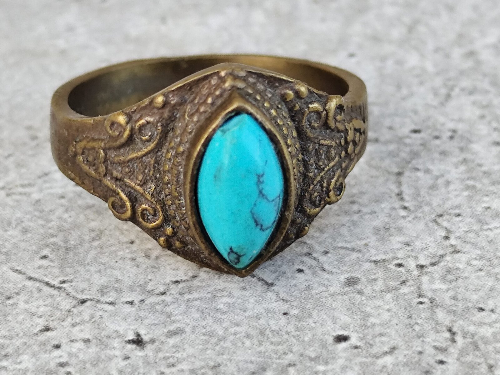 Bague Femme Laiton Doré et Pierre Turquoise Navette – Bijou Style Bohème Ethnique Vintage – Image 2